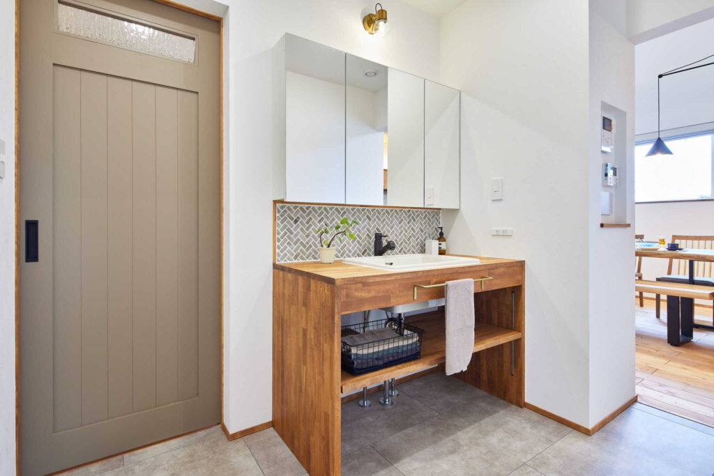 おしゃれな造作洗面のある平屋の家